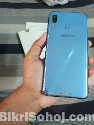 Samsung Galaxy A30